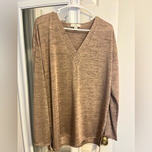 V neck pullover shirt